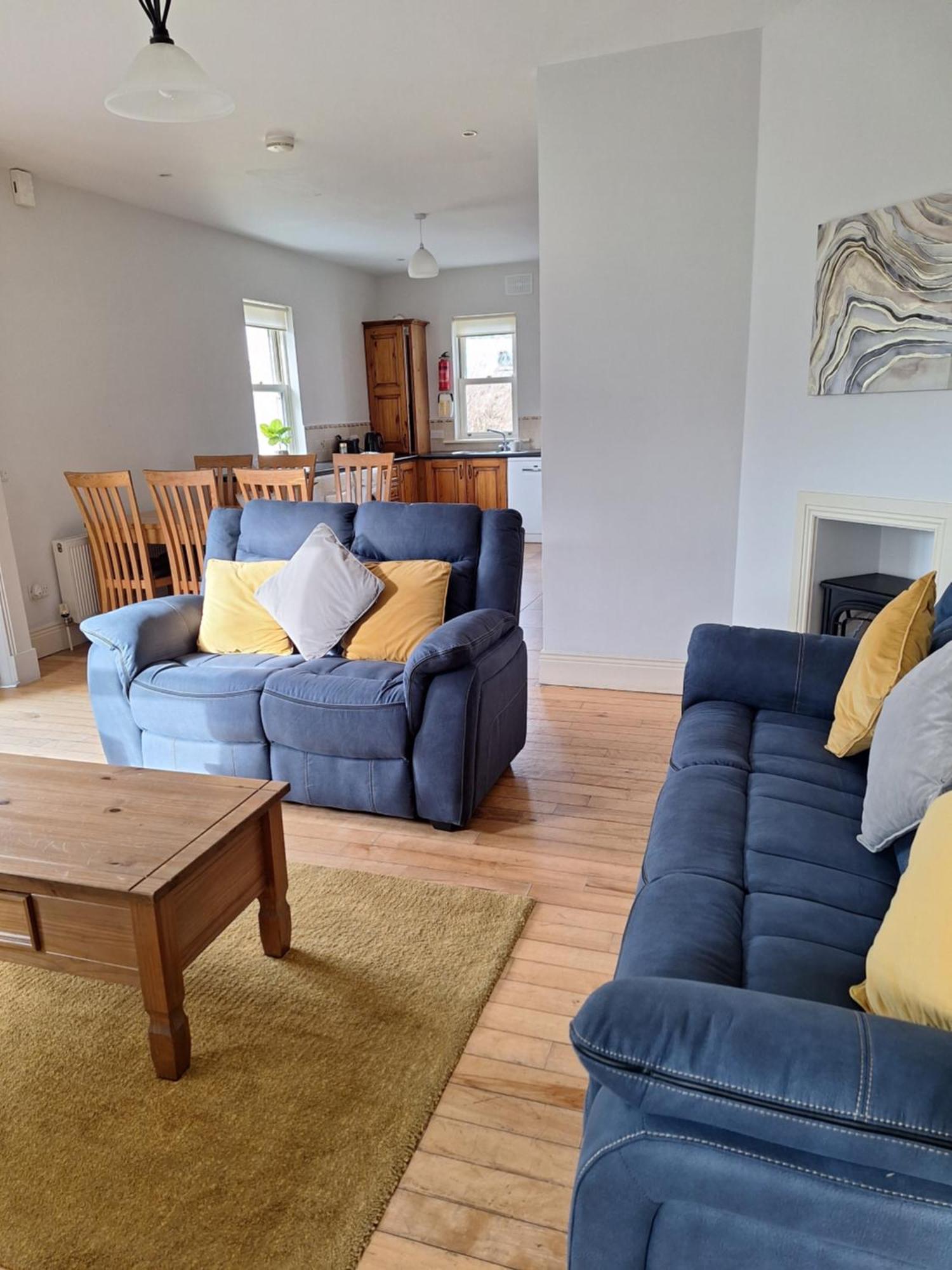 Doolin Court Villa Exterior photo