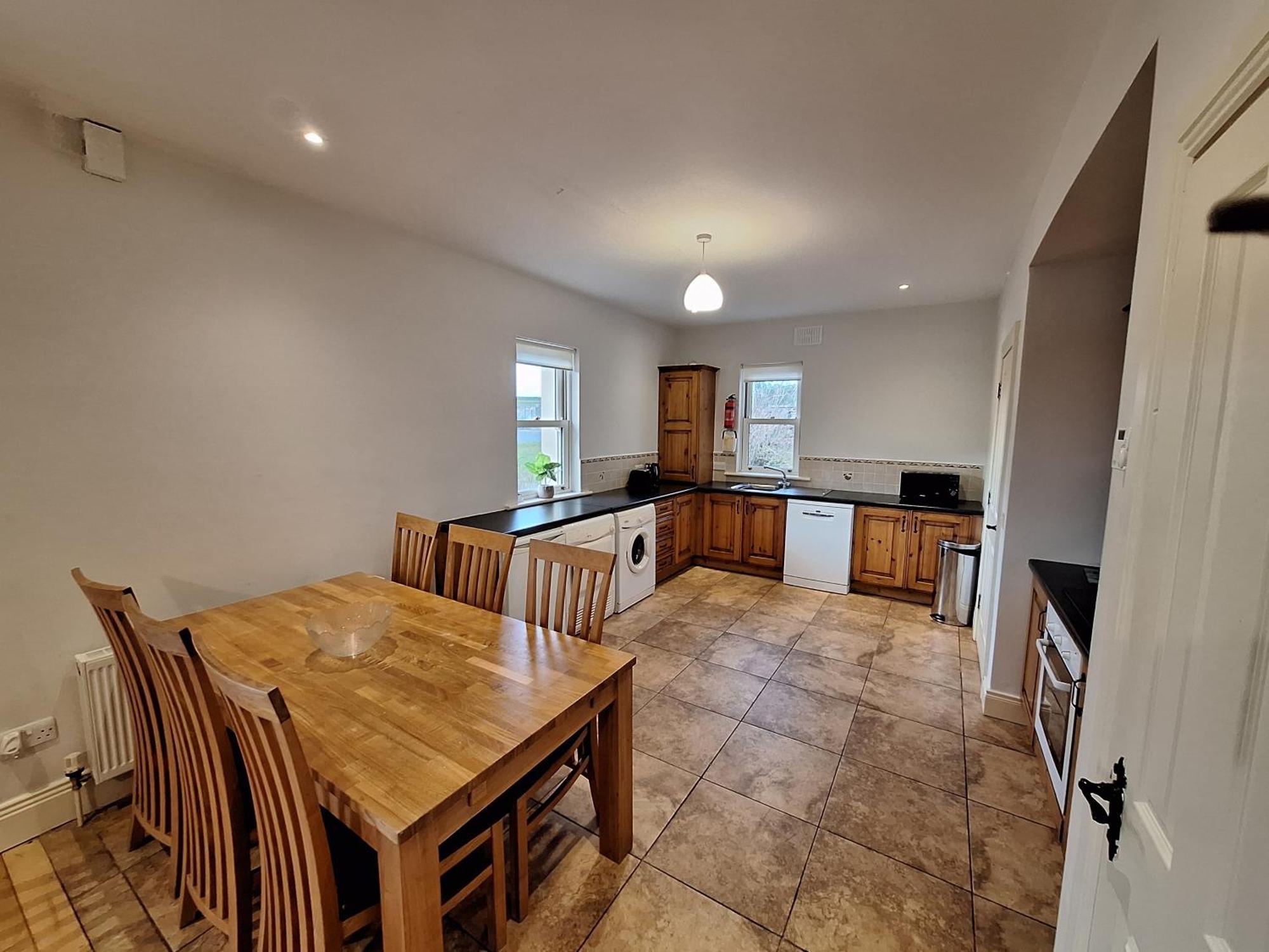 Doolin Court Villa Exterior photo