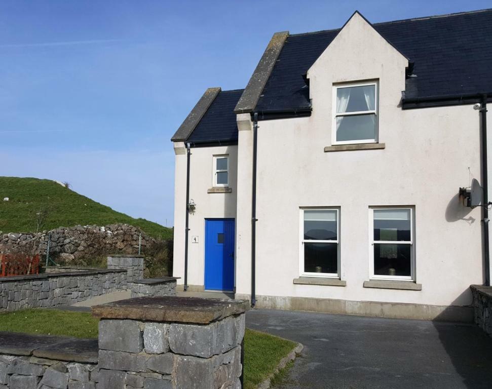 Doolin Court Villa Exterior photo